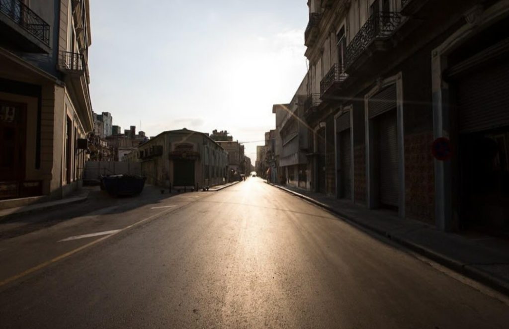 Calle Neptuno, una de las más populares de La Habana.