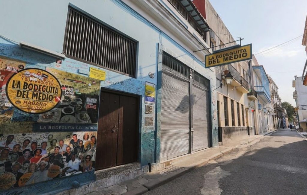 La bodeguita del medio, el negocio más visitado de Cuba.