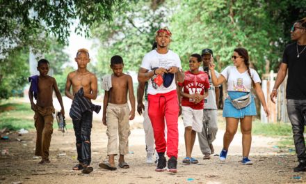 Me llevo a Joven del Barrio de GUALEY a Viajar Conmigo a Colombia a la Comuna 13