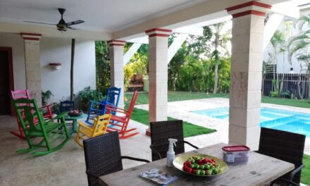 Villa en Punta Cana: Localizada en el Village + piscina privada(12 personas)