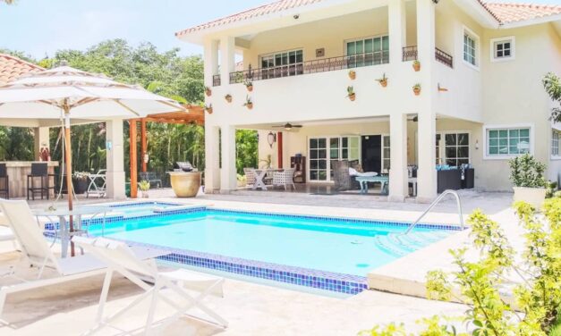 Villa en Juan Dolio: Complejo Privado + Club de Playa + Golf